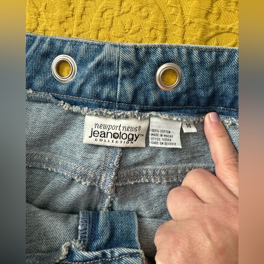 Vintage! Newport News Jeanology Collection. - Picture 6 of 9